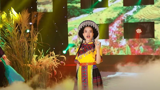 Lào Cai Thành Phố Trên Mây | Sèn Hoàng Mỹ Lam