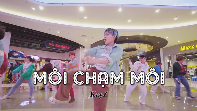 Môi Chạm Môi - {KayZ}