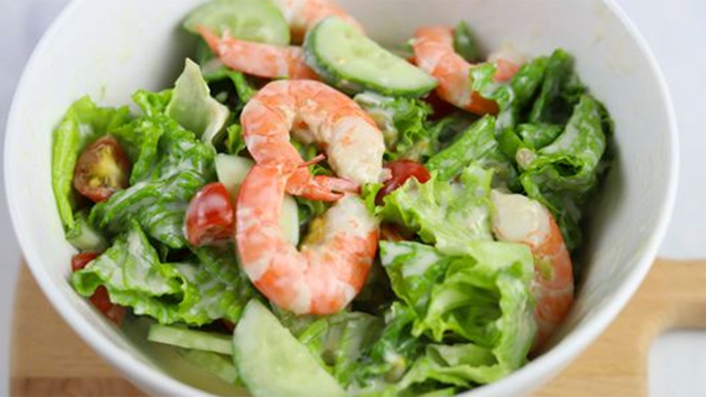 Salad Tôm sốt chanh dây và Sò điệp áp chảo hoa quả (Phần 8)