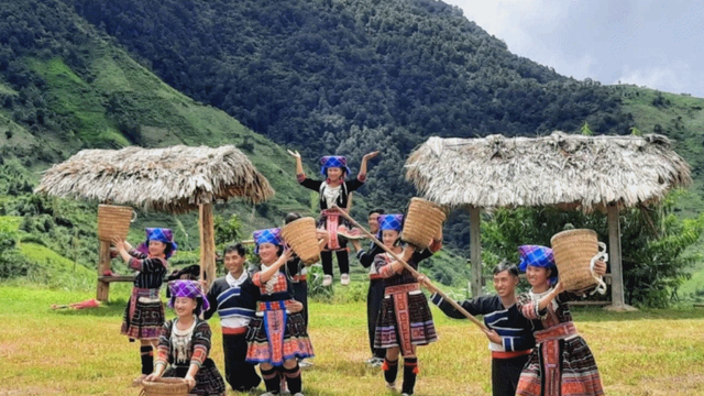 Rực rỡ sắc màu văn hoá Lai Châu (phần 3)