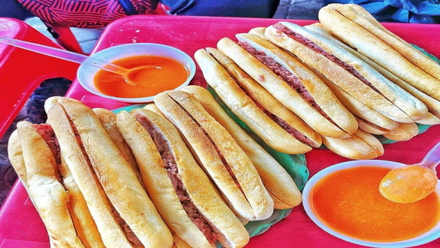 Bánh mỳ cay Hải Phòng - Đặc Sản Ẩm Thực Thành Phố Hoa Phượng Đỏ