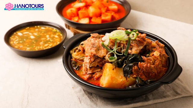 Tinh Hoa Ẩm Thực Hàn Quốc Trong Bát Canh Khoai Tây Xương Hầm
