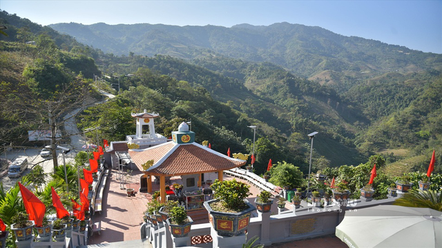 Thiêng liêng Đài hương tưởng niệm các anh hùng liệt sĩ trên điểm cao 468, Hà Giang