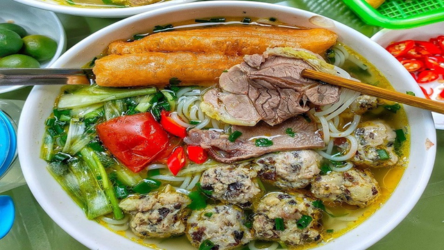 Bún Mọc – Ngon Lành Giữa Lòng Hà Nội