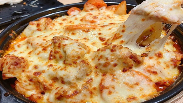 Bùng Nổ Vị Giác Với Gà Phô Mai Hàn Quốc