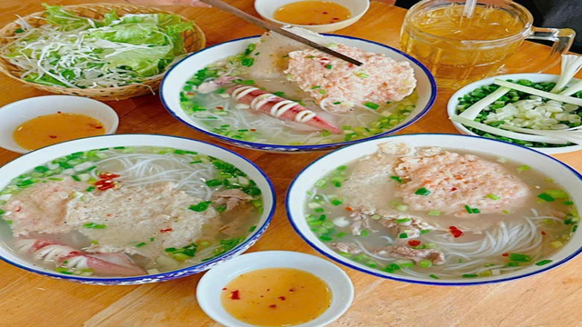 Tinh hoa bún quậy Phú Quốc