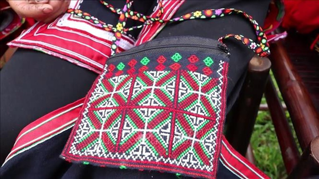 Thổ Cẩm Dao Đỏ – Sắc Màu Núi Rừng Hoàng Su Phì