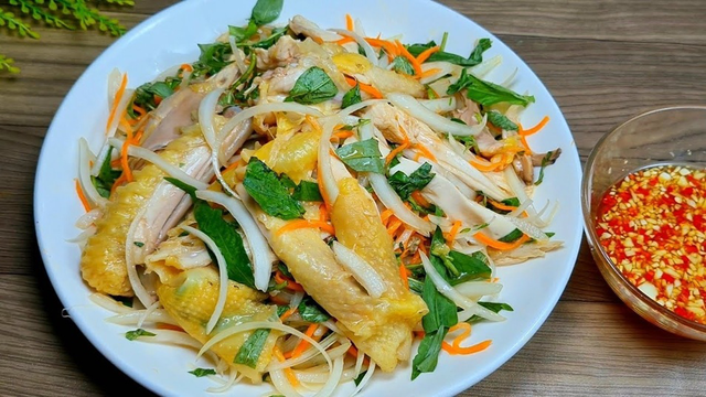 Gỏi Gà Chua Cay Đậm Đà