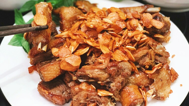 Ngan Cháy Tỏi Giòn Thơm Khó Cưỡng