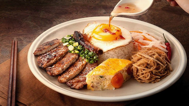 Cơm tấm má heo – Thơm lừng vị nướng than hoa