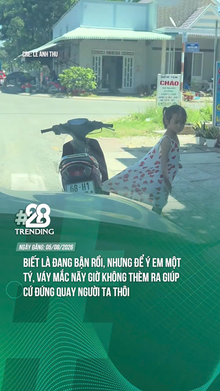 Không giúp thì thôi lại còn đứng quay vậy ta